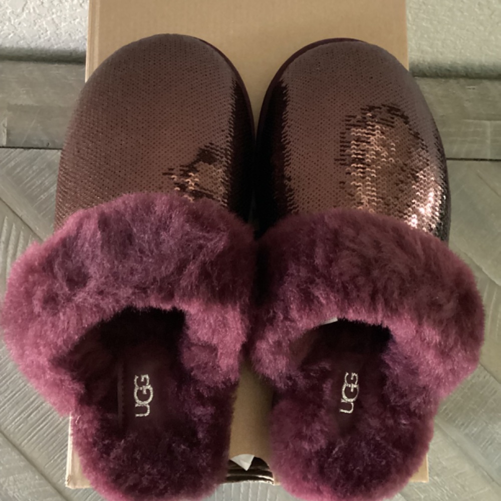UGG® Women's Scuffette II Mirror Ball Slip On Slide Slipper Flats, size 5 - Picture 2 of 12